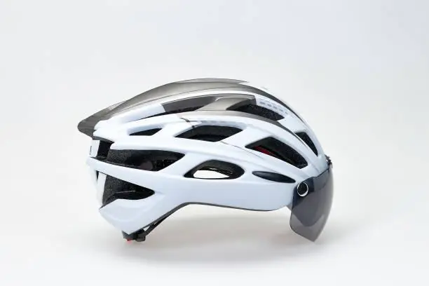 Guide complet des équipements essentiels pour votre vélo électrique 7 istockphoto 1199732972 612x612 1
