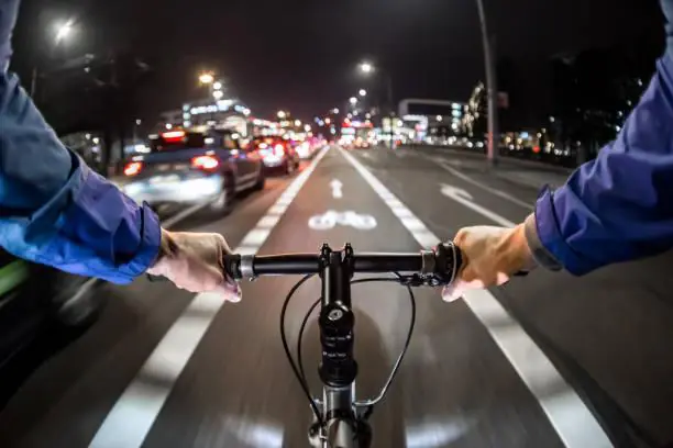 Guide complet des équipements essentiels pour votre vélo électrique 8 istockphoto 899711582 612x612 1