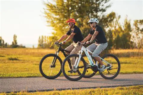 Le vélo électrique l’été – Profitez pleinement de la saison en e-bike ! 4 Cycliste en nature